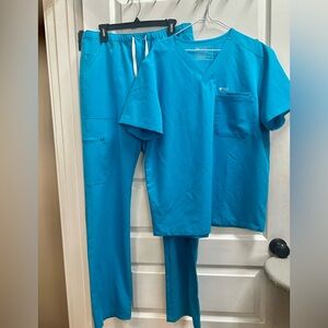 Figs Men's Extreme Blue Scrub Set. Large Tall